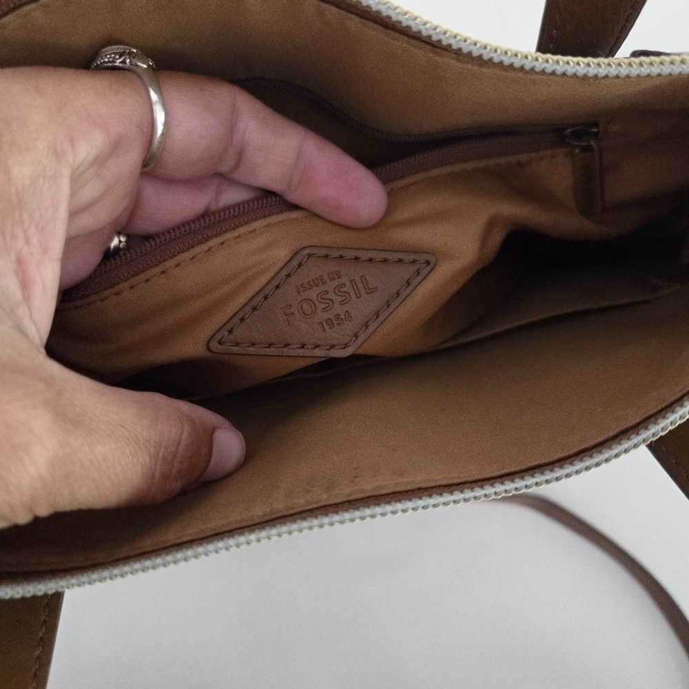 Fossil Felicity Signature Crossbody Satchel Purse Bag Logo Taupe Vegan Leather - Picture 3 of 10